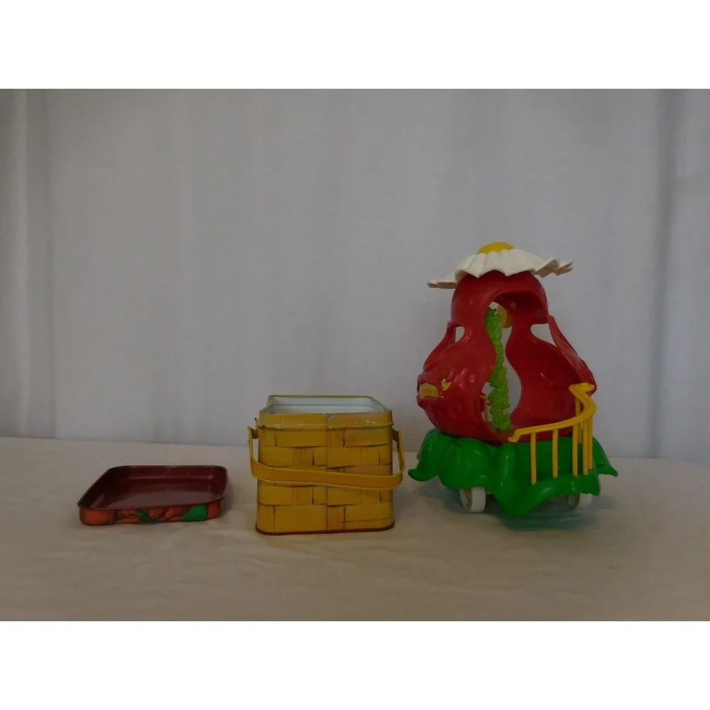 Kenner strawberry shortcake